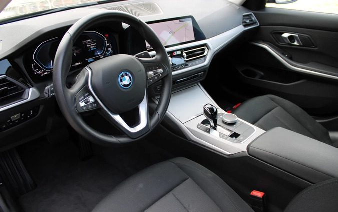 BMW Seria 3 cena 149900 przebieg: 21700, rok produkcji 2021 z Dąbie małe 121